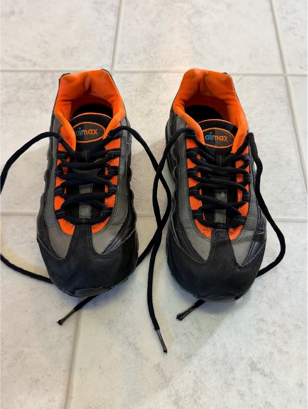 Nike Air Max Kids' Sneakers Black Orange Size 3Y - Picture 2 of 5